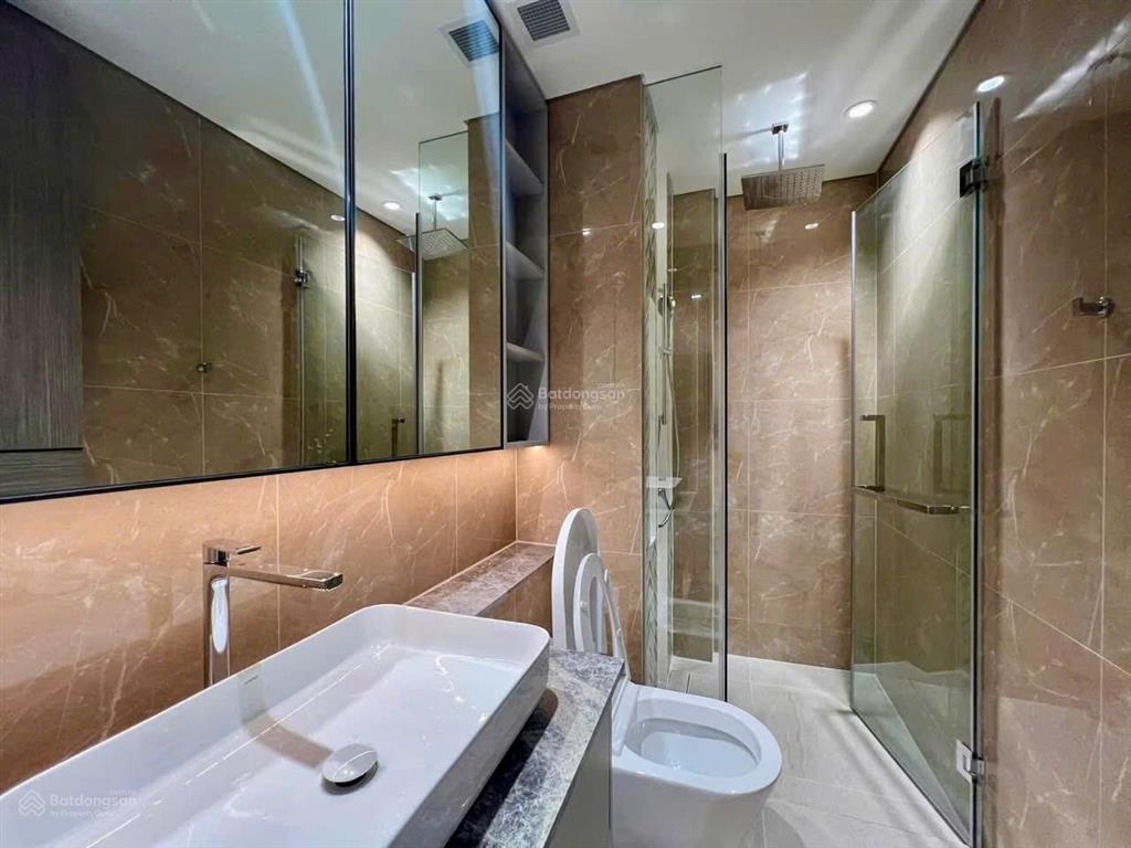 The opera metropole 2pn tầng cao view thoáng nội thất thiết kế sang trong , sáng, mịn đẹp