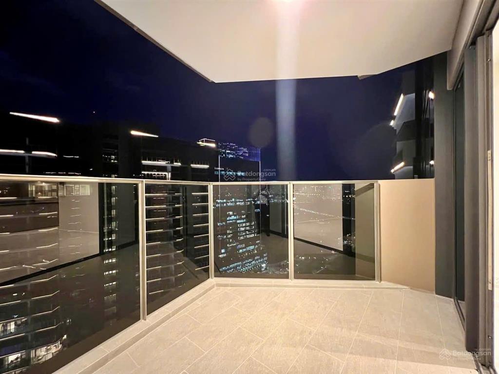 The opera metropole 2pn tầng cao view thoáng nội thất thiết kế sang trong , sáng, mịn đẹp
