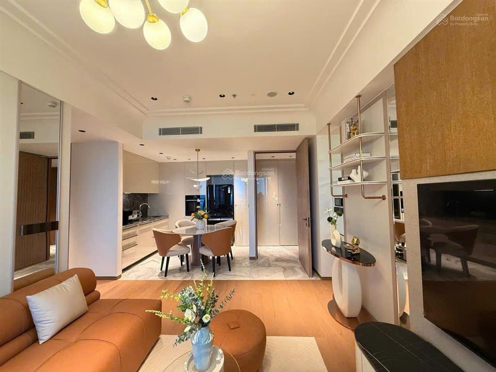 Cho thuê 3pn grand marina, dt lớn 124m2 tầng cao, view sông đắt giá