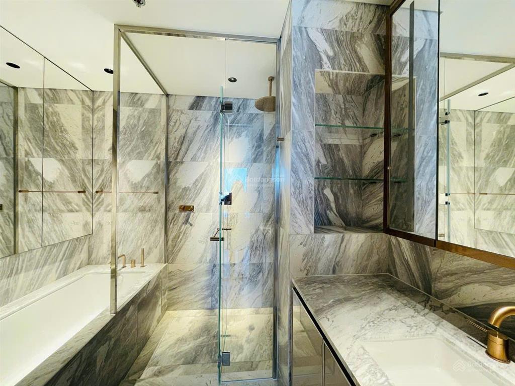 Cho thuê 2pn grand marina, dt 82m2 tòa sea view sông hàng hiếm
