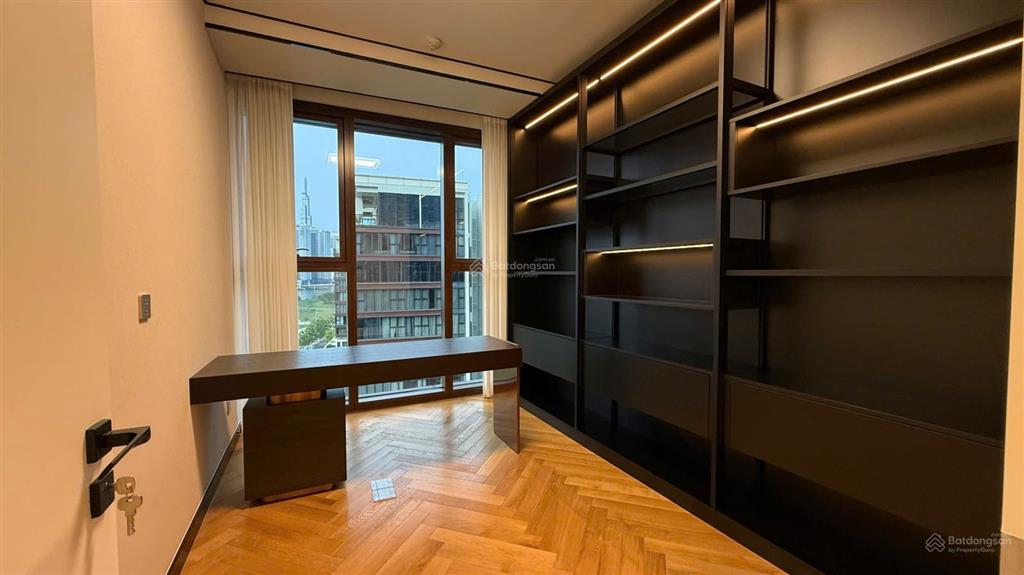 Cho thuê căn hộ hàng hiệu 4pn  170m2  130 triệu/tháng đã bao pql sở hữu đầy đủ nội thất