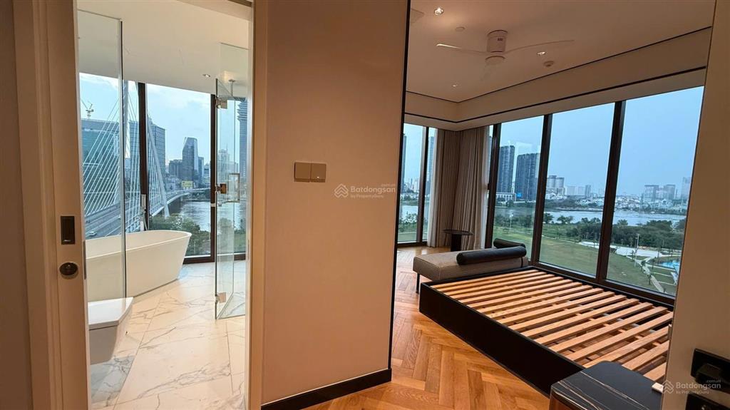 Cho thuê căn hộ hàng hiệu 4pn  170m2  130 triệu/tháng đã bao pql sở hữu đầy đủ nội thất