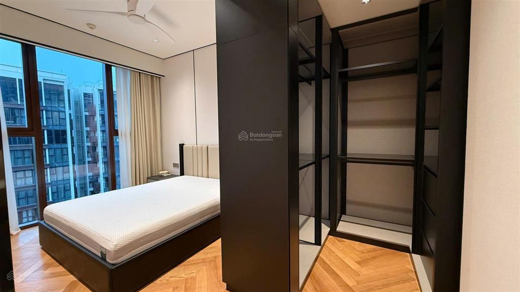 Cho thuê căn hộ hàng hiệu 4pn  170m2  130 triệu/tháng đã bao pql sở hữu đầy đủ nội thất