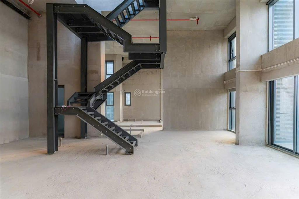 Tìm chủ sở hữu căn penthouse  loft the crest diện tích 304m2 có 2 sàn đã có sổ