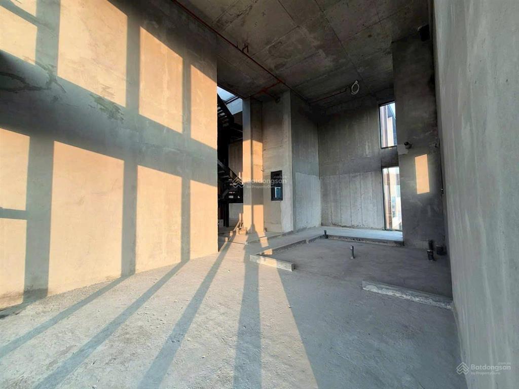 Tìm chủ sở hữu căn penthouse  loft the crest diện tích 304m2 có 2 sàn đã có sổ