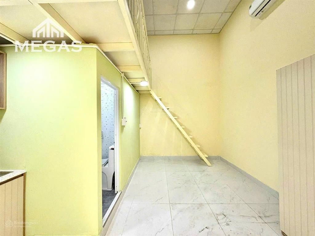 Trống sẵn 1 phòng gác cao 2m  nội thất cơ bản ngay song hành  ngã tư an sương  trung mỹ tây