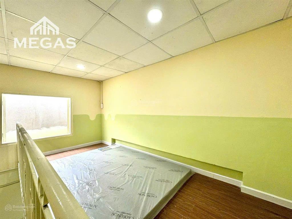 Trống sẵn 1 phòng gác cao 2m  nội thất cơ bản ngay song hành  ngã tư an sương  trung mỹ tây