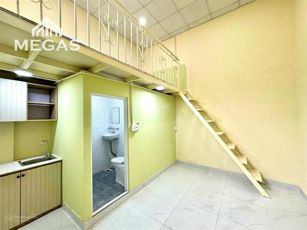 Trống sẵn 1 phòng gác cao 2m  nội thất cơ bản ngay song hành  ngã tư an sương  trung mỹ tây