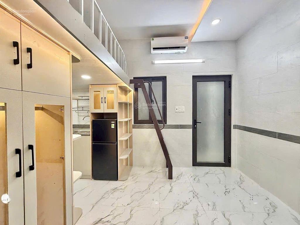 Trống sẵn 1 phòng full nội thất  siêu thoáng ngay trường chinh  phan văn hớn  cầu tham lương
