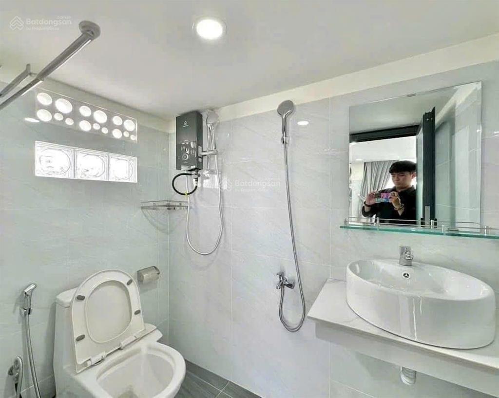 Căn hộ mới xây  ban công full nội thất ngay trường chinh  phan văn hớn