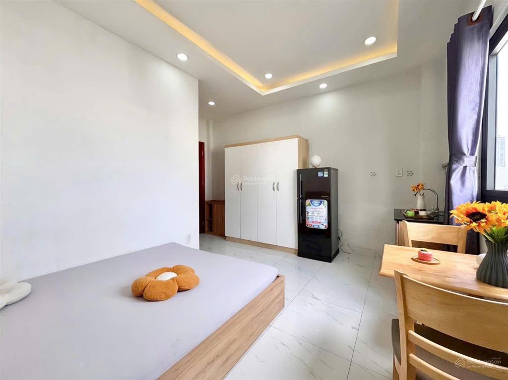 Trống sẵn 1 phòng full nội thất  cửa sổ trời  full nội thất ngay trường chinh  phan huy ích