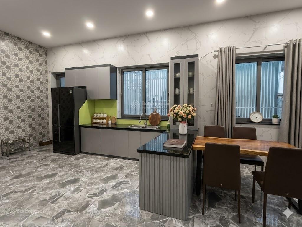 Bán nhà 2 tầng ngang hiếm 7m, oto ngủ trong nhà, dt 140m2, khu cầu xây 2, tân phú chỉ 9.x tỷ