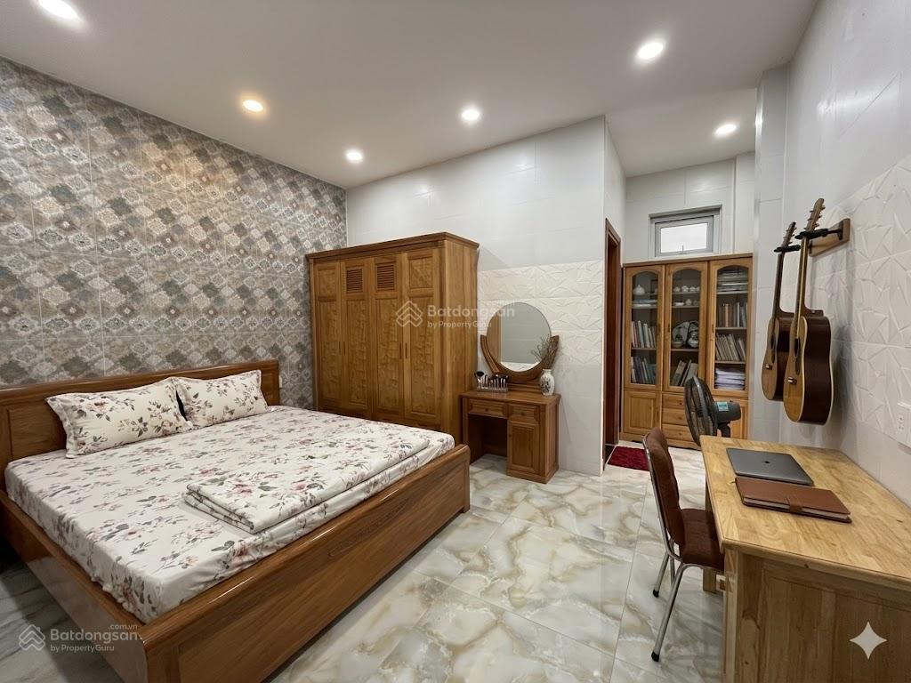 Bán nhà 2 tầng ngang hiếm 7m, oto ngủ trong nhà, dt 140m2, khu cầu xây 2, tân phú chỉ 9.x tỷ