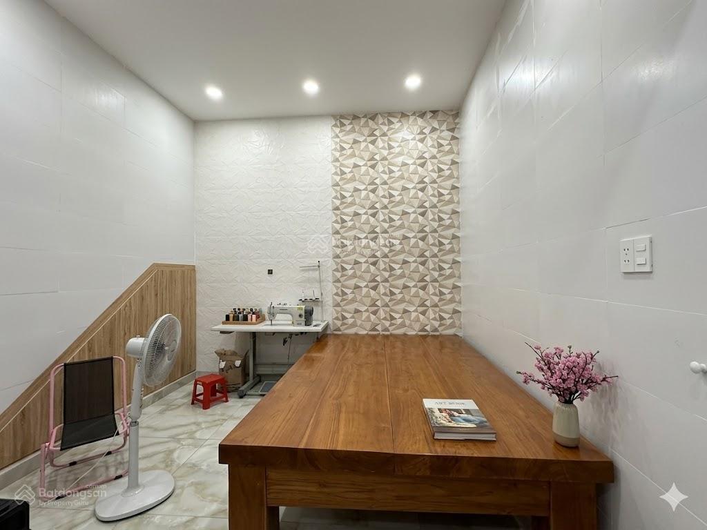 Bán nhà 2 tầng ngang hiếm 7m, oto ngủ trong nhà, dt 140m2, khu cầu xây 2, tân phú chỉ 9.x tỷ