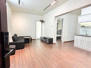 Bán căn hộ 2 phòng ngủ bàu cát 2, thang máy lầu cao, view quận 1, sân bay