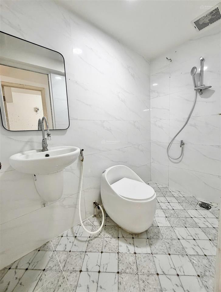 Hạ giá 400tr bán nhanh căn góc 3 pn, 3 wc lớn nhất cc bàu cát 2 105m2