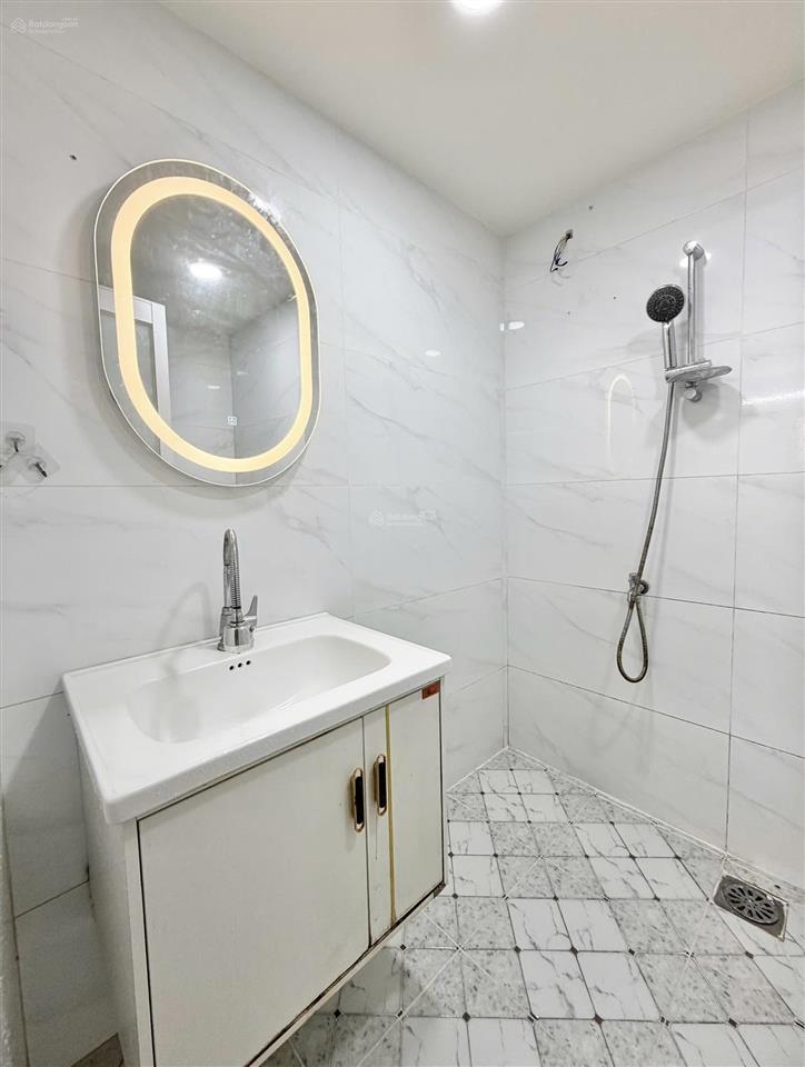 Hạ giá 400tr bán nhanh căn góc 3 pn, 3 wc lớn nhất cc bàu cát 2 105m2