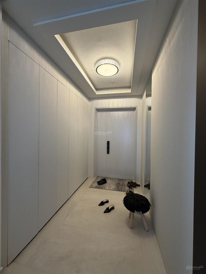 Bán căn hộ 3 phòng ngủ cc bàu cát 2 95m2