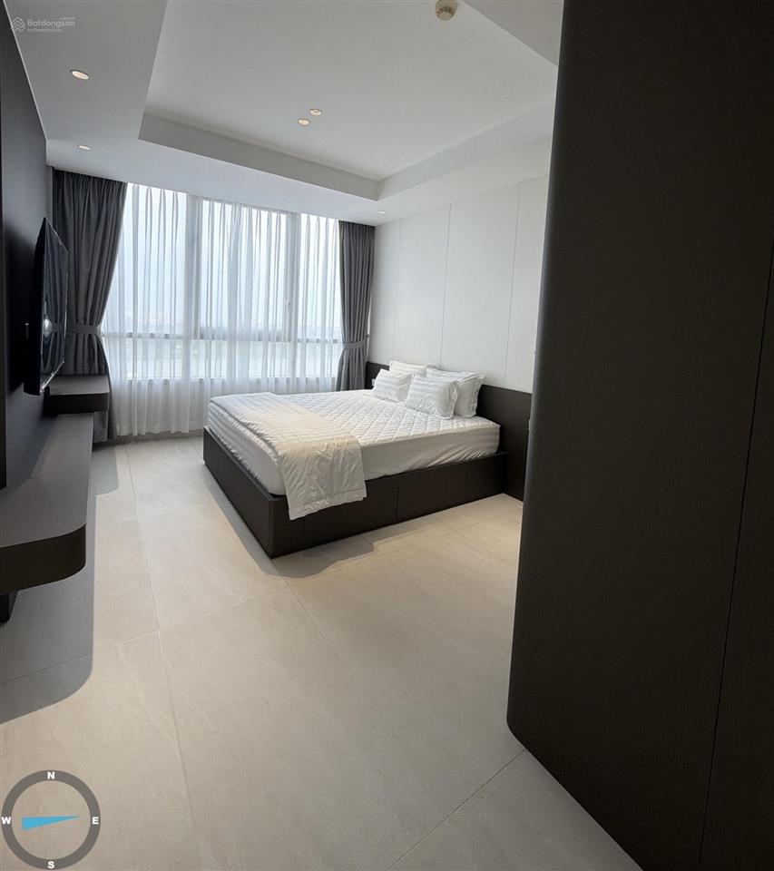 Bán căn hộ 3 phòng ngủ cc bàu cát 2 95m2