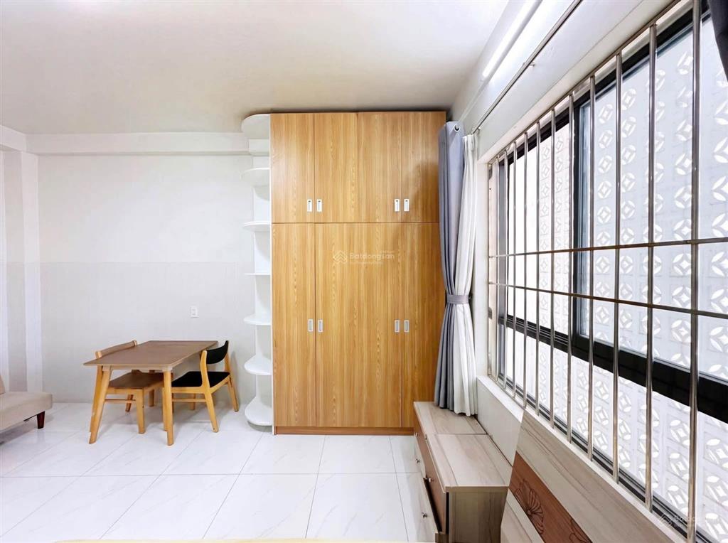 Phòng đẹp thoáng, full nt gần chợ nguyễn văn trỗi q3