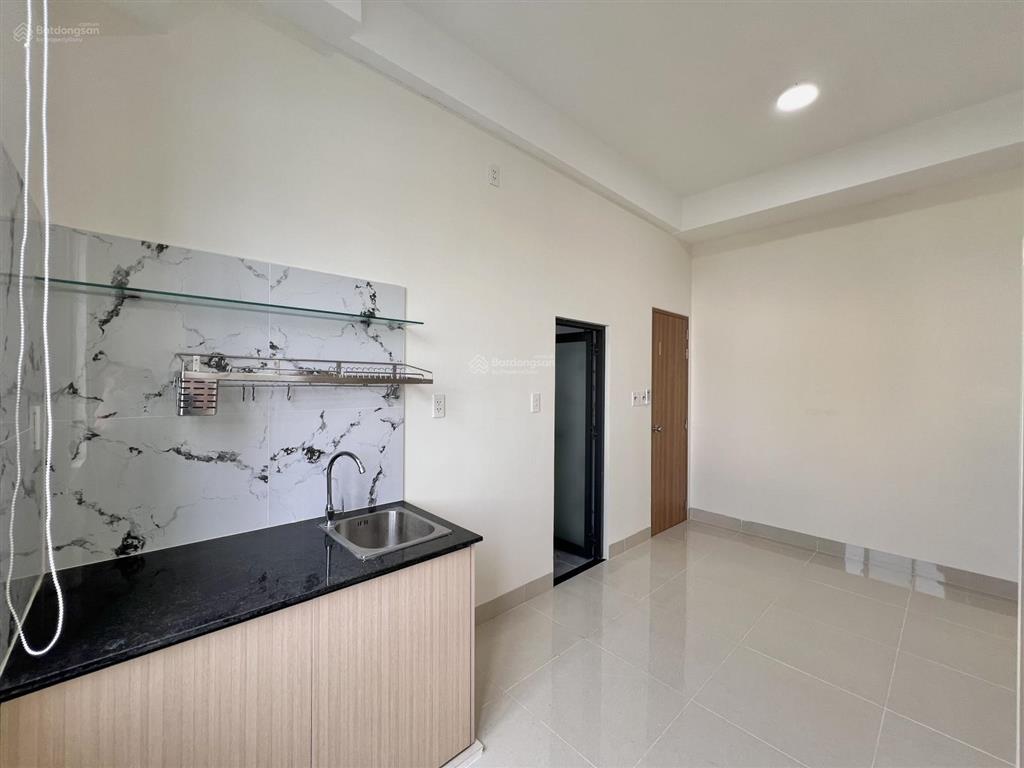 Phòng mới xây thoáng, an ninh ngay bùi đình túy