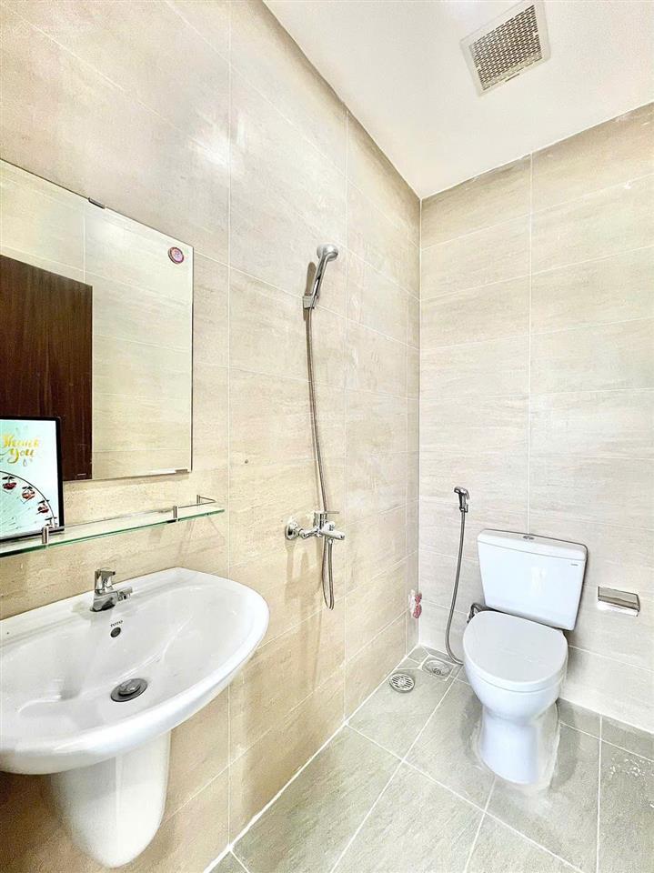 Bóc tem phòng ban công mới xây 5' tới công viên đầm sen