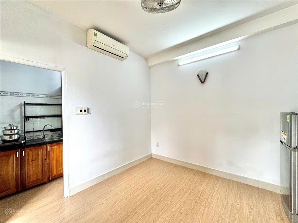 Phòng tách bếp thoáng, an ninh gần cồng viên văn hóa gò vấp
