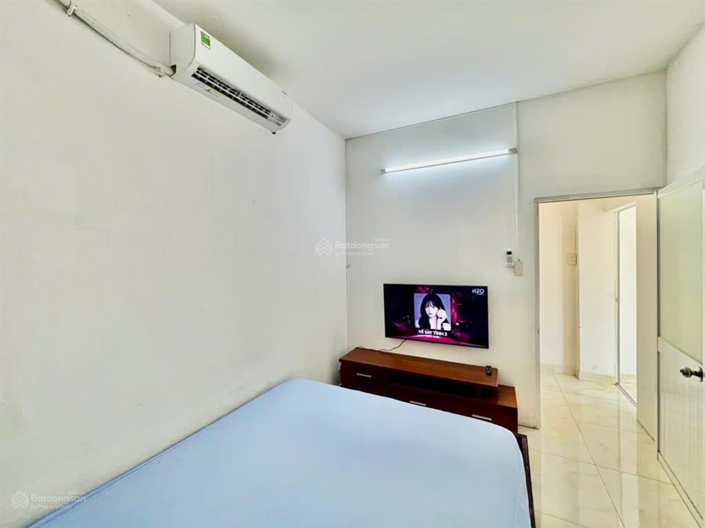 Căn hộ 2 phòng ngủ ban công ngay cầu tham lương tân bình