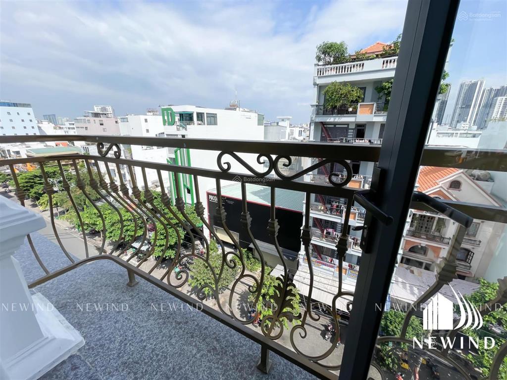 Căn hộ duplex ban công siêu thoáng gần đại học bách khoa
