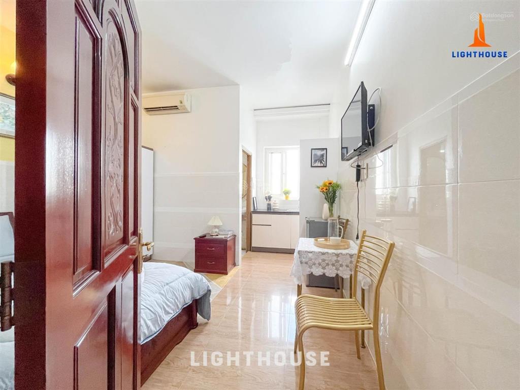 Phòng đẹp siêu thoáng, full tiện nghi gần chợ nguyễn văn trỗi q3