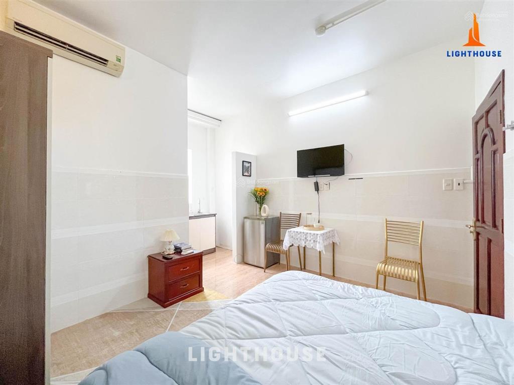 Phòng đẹp siêu thoáng, full tiện nghi gần chợ nguyễn văn trỗi q3
