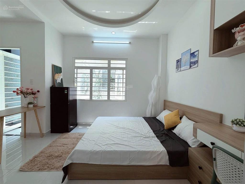 Phòng ban công thoáng, an ninh gần công viên lê thị riêng tân bình