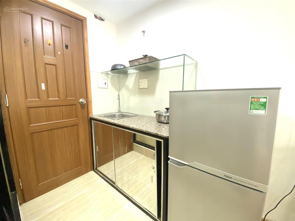 Phòng ban công máy giặt riêng gần đại học sư phạm q5