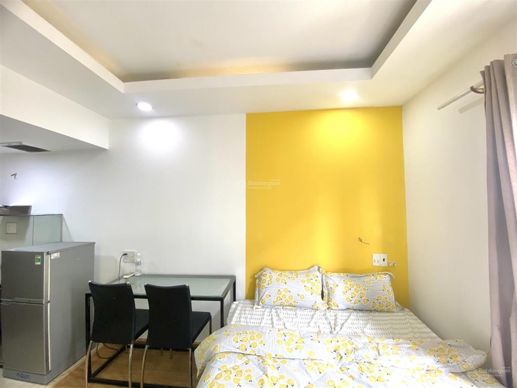 Phòng ban công máy giặt riêng gần đại học sư phạm q5