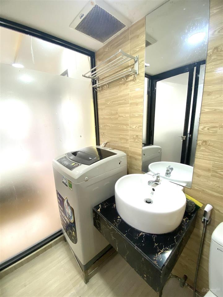 Phòng ban công máy giặt riêng gần đại học sư phạm q5