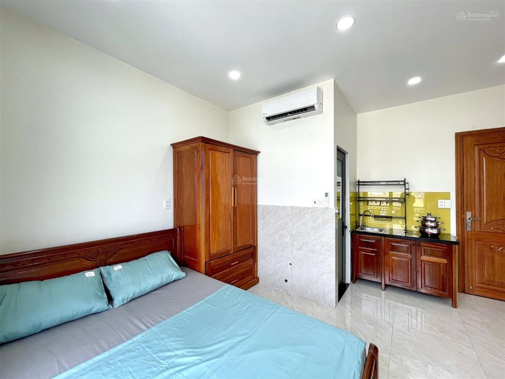 Phòng mới ban công thoáng gần chợ nguyễn văn trỗi q3