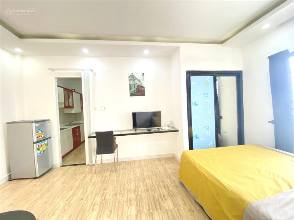 Phòng đẹp máy giặt riêng đón nắng gần chợ bàn cờ q3