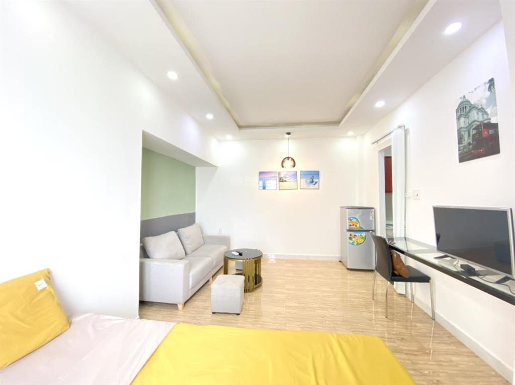 Phòng đẹp máy giặt riêng đón nắng gần chợ bàn cờ q3