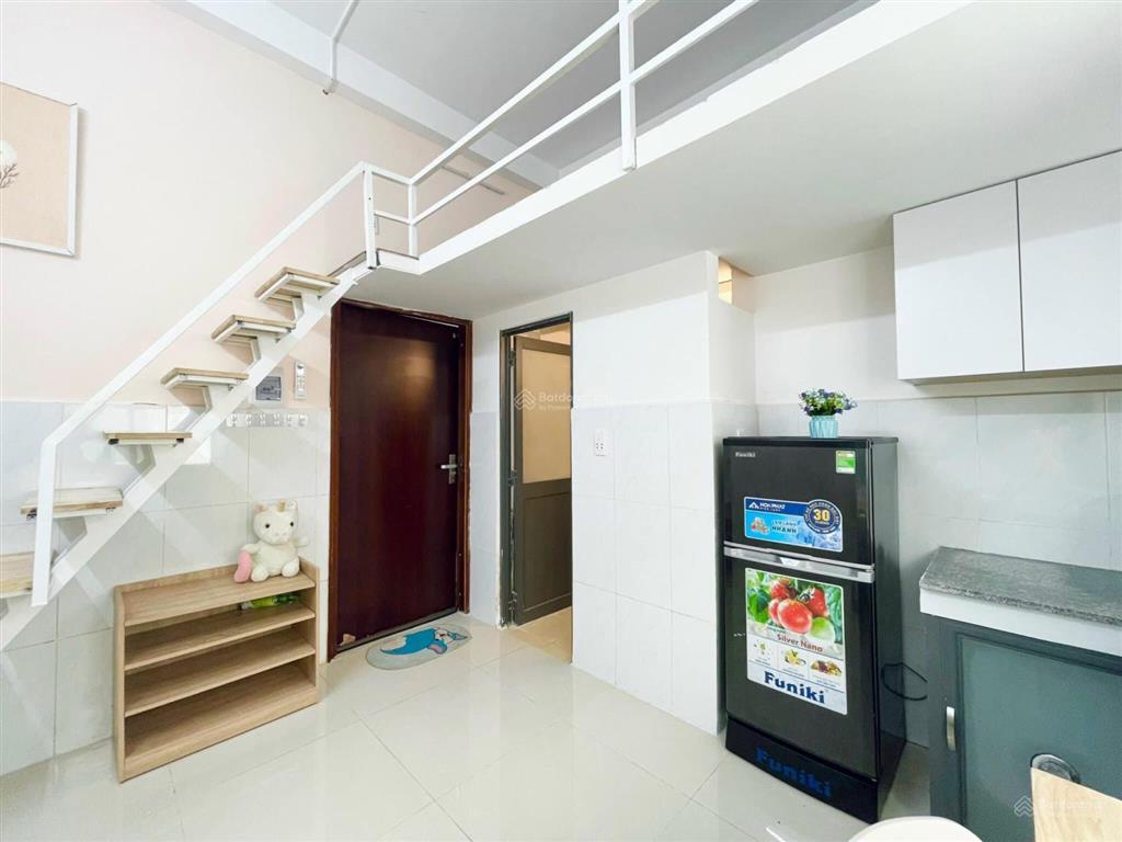 Phòng gác lửng mới xây thoáng gần bệnh viện hoàn mỹ