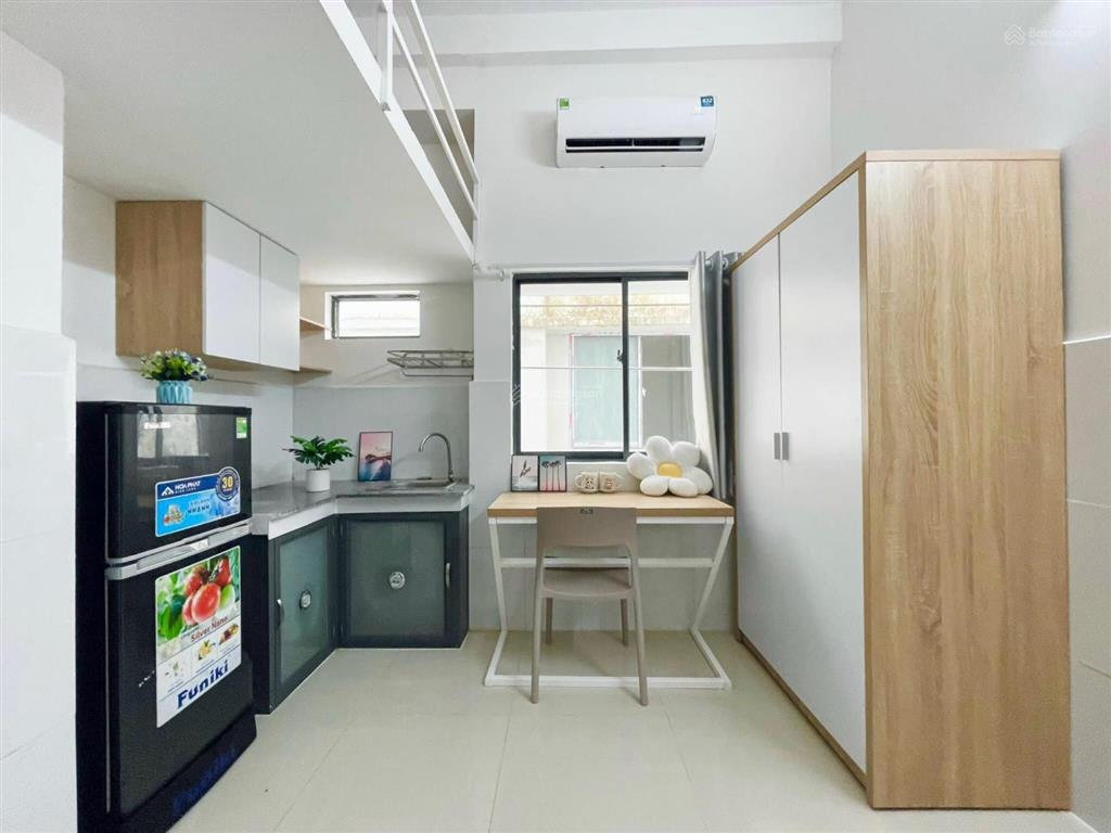 Phòng gác lửng mới xây thoáng gần bệnh viện hoàn mỹ