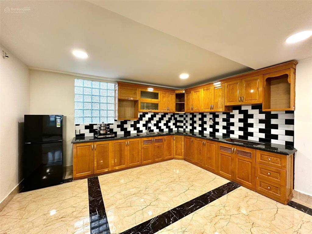 Phòng siêu rộng 50m2 đón nắng cao cấp gần bến xe quận 8