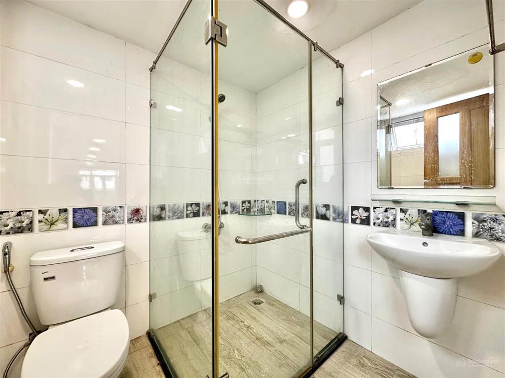 Phòng siêu rộng 50m2 đón nắng cao cấp gần bến xe quận 8