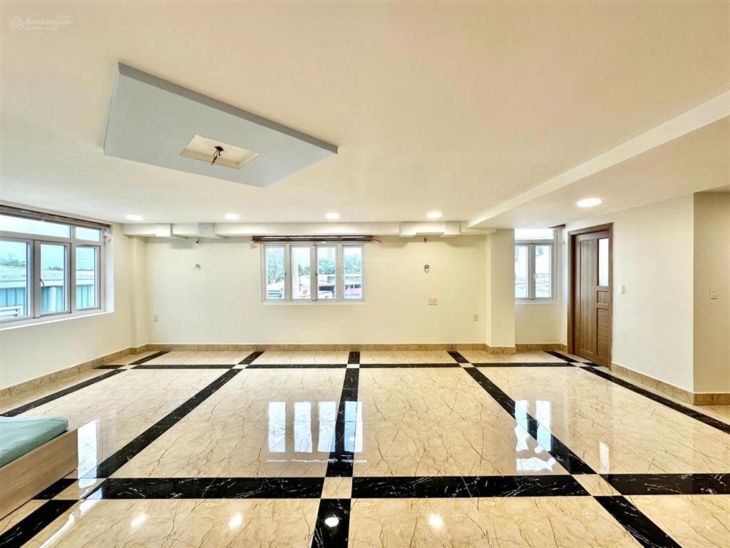 Phòng siêu rộng 50m2 đón nắng cao cấp gần bến xe quận 8