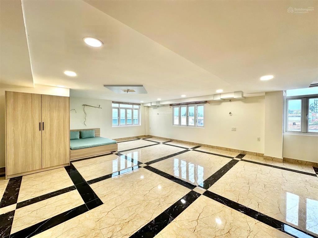 Phòng siêu rộng 50m2 đón nắng cao cấp gần bến xe quận 8
