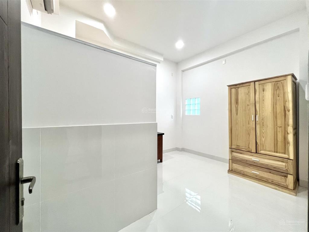 Phòng mới toanh, an ninh gần đại học văn hiến tân phú