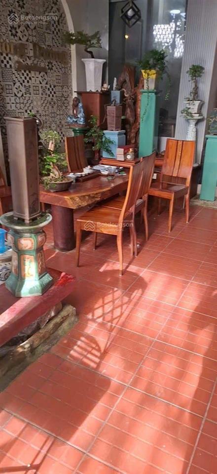Bán nhà mặt tiền sân vườn  nam cao giá nhỉnh 4. x tỷ