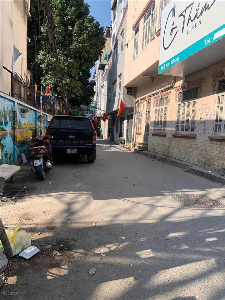 Cho thuê căn góc mặt đường kim giang,hoàng mai, 4tầng,dt48m2, kinh doanh đỉnh. giá thuê 18tr/tháng.