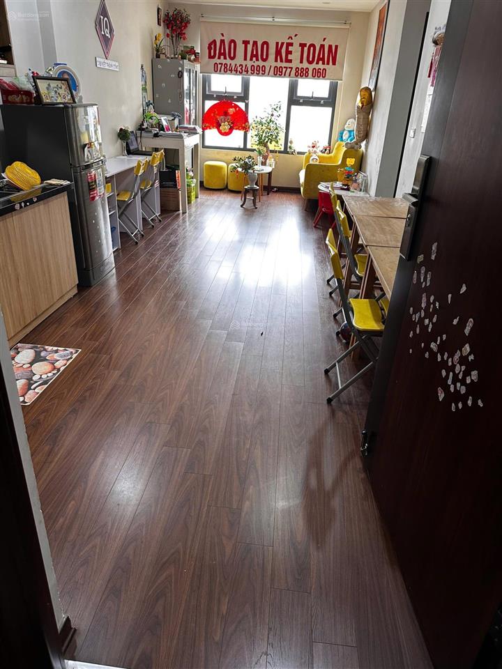 Bán căn hộ tầng trung hanoi homeland thượng thanh,dt59m2, 2ngủ,2vs, sđcc. giá 4,9 tỷ.  0972 858 ***