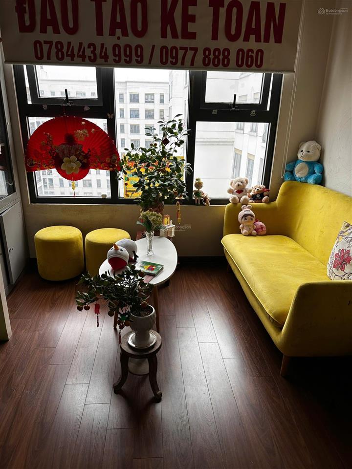 Bán căn hộ tầng trung hanoi homeland thượng thanh,dt59m2, 2ngủ,2vs, sđcc. giá 4,9 tỷ.  0972 858 ***