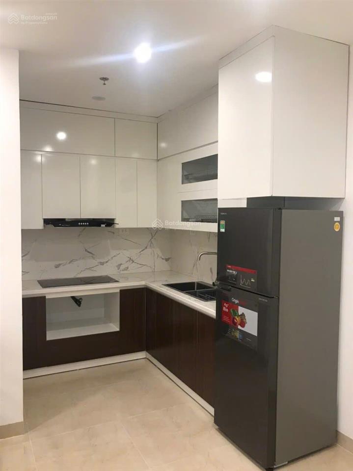 Bán căn hộ tầng trung dt 76m2,2 ngủ bàn giao full nt tại center point 110 cầu giấy. sđcc, giá 8,2tỷ